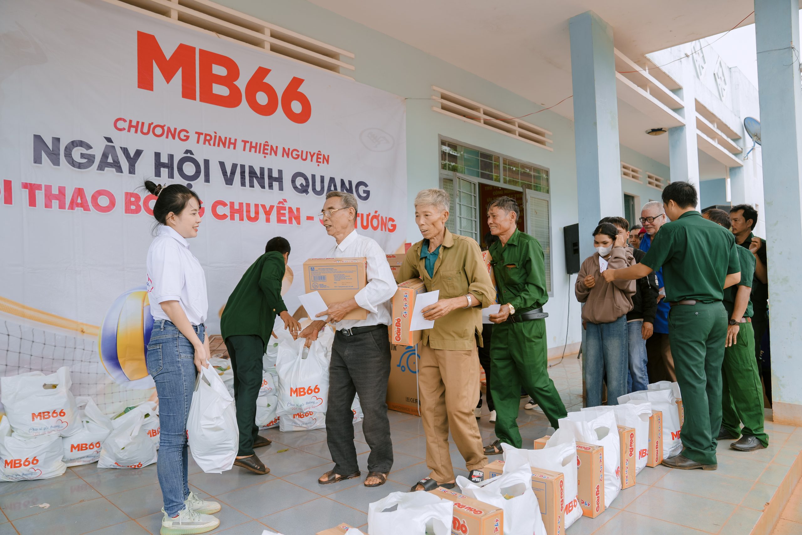 MB66 trao quà đến các hộ gia đình có hoàn cảnh khó khăn